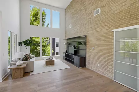 8442 Distinctive Dr, San Diego, CA 92108