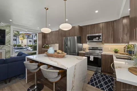Kitchen - 404 Bonair St, La Jolla, CA 92037 photo 6 of 7