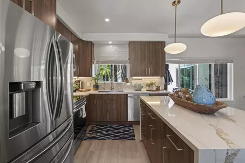 Kitchen - 404 Bonair St, La Jolla, CA 92037 photo 3 of 7