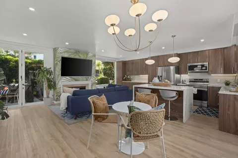 404 Bonair St, La Jolla, CA 92037