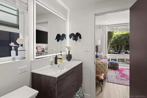 Bath - 404 Bonair St, La Jolla, CA 92037 photo 4 of 4