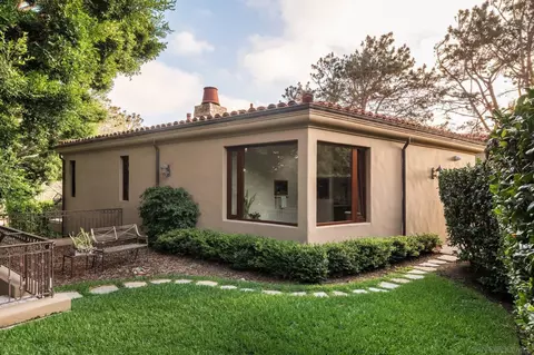 Exterior - 271 Ocean View Ave, Del Mar, CA 92014 photo 4 of 7