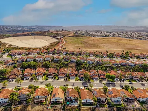 View/Area - 2064 White Birch Dr, Vista, CA 92081 photo 4 of 4