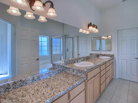 Bath - 8836 Diamondback Dr, Santee, CA 92071 photo 1 of 5