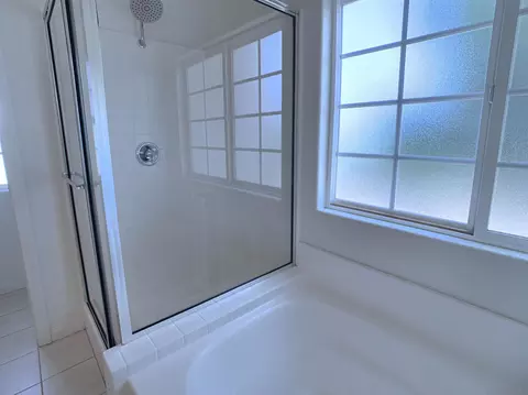 Bath - 8836 Diamondback Dr, Santee, CA 92071 photo 3 of 5