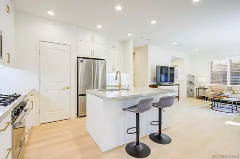Kitchen - 112 Excursion, Irvine, CA 92618 photo 4 of 5