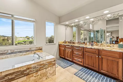 Bath - 4745 Marblehead Bay Dr, Oceanside, CA 92057 photo 4 of 4