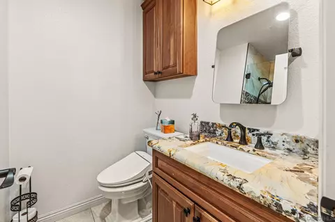 Bath - 4745 Marblehead Bay Dr, Oceanside, CA 92057 photo 1 of 4