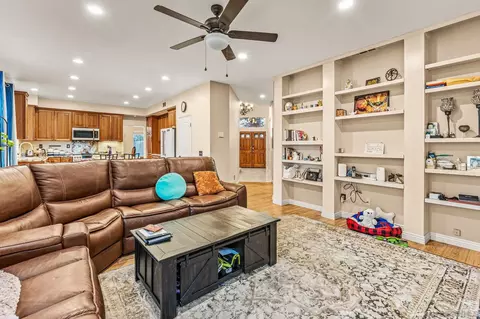 Living - 4745 Marblehead Bay Dr, Oceanside, CA 92057 photo 3 of 3