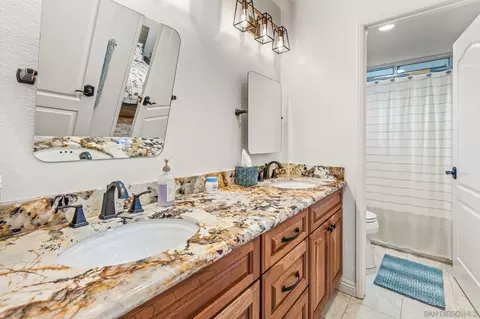 Bath - 4745 Marblehead Bay Dr, Oceanside, CA 92057 photo 2 of 4
