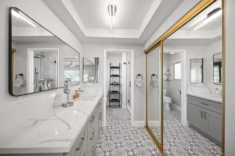 Bath - 6951 Gordon, La Mesa, CA 91942 photo 3 of 4