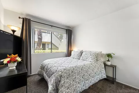 Bedroom - 355 N Melrose Dr #E, Vista, CA 92083 photo 1 of 5
