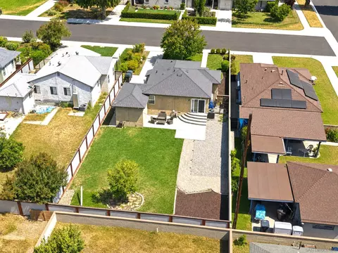 View/Area - 760 E J, Ontario, CA 91764 photo 1 of 3