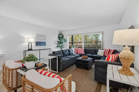 Living - 933 D Ave, Coronado, CA 92118 photo 2 of 4