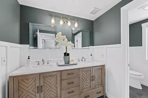 Bath - 4369 Macronald Dr, La Mesa, CA 91941 photo 3 of 4