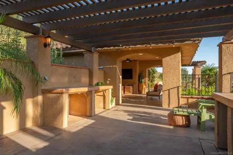 Exterior - 24922 Terreno Dr, Temecula, CA 92590 photo 11 of 26