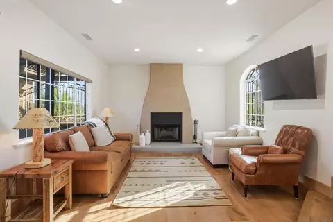 Living - 24922 Terreno Dr, Temecula, CA 92590 photo 4 of 4