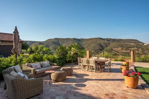 Exterior - 24922 Terreno Dr, Temecula, CA 92590 photo 5 of 26