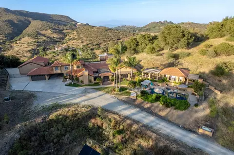 View/Area - 24922 Terreno Dr, Temecula, CA 92590 photo 3 of 3