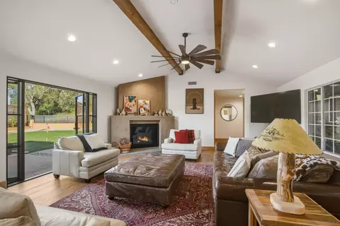 Living - 24922 Terreno Dr, Temecula, CA 92590 photo 3 of 4