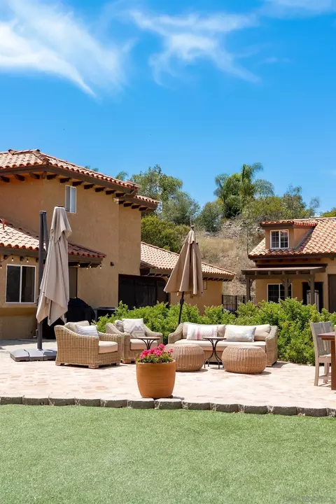 Exterior - 24922 Terreno Dr, Temecula, CA 92590 photo 15 of 26