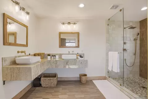 Bath - 24922 Terreno Dr, Temecula, CA 92590 photo 5 of 7