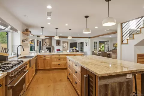 Kitchen - 24922 Terreno Dr, Temecula, CA 92590 photo 3 of 5