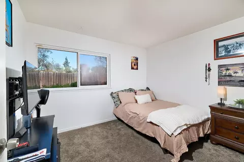 Bedroom - 14958 La Manda, Poway, CA 92064 photo 4 of 4