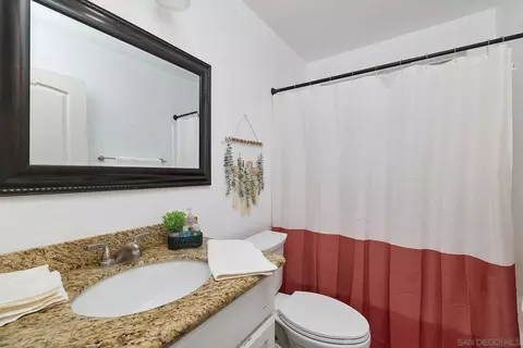 Bath - 14958 La Manda, Poway, CA 92064 photo 3 of 3
