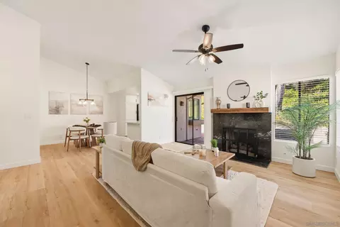 12855 Via Moura, San Diego, CA 92128