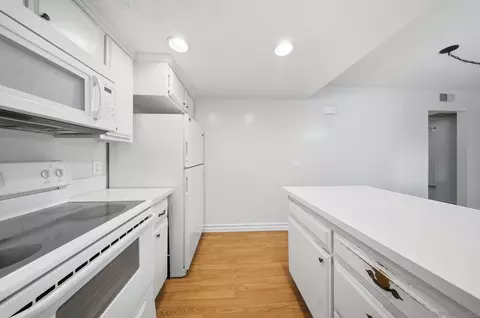 Kitchen - 1257 E Grand Ave # D, Escondido, CA 92027 photo 4 of 6