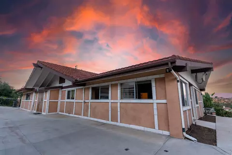 732 Hamilton Ln, Fallbrook, CA 92028 photo 8