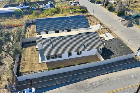 View/Area - 2 W Pine St, Altadena, CA 91001 photo 1 of 2