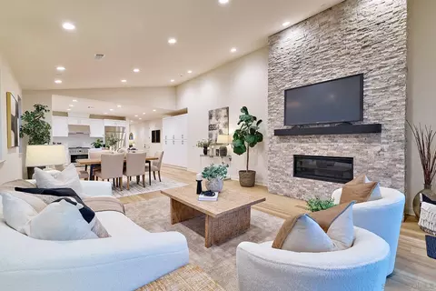2 W Pine St, Altadena, CA 91001