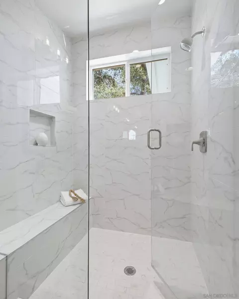 Bath - 2 W Pine St, Altadena, CA 91001 photo 1 of 4