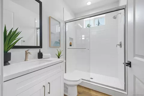 Bath - 2 W Pine St, Altadena, CA 91001 photo 3 of 4