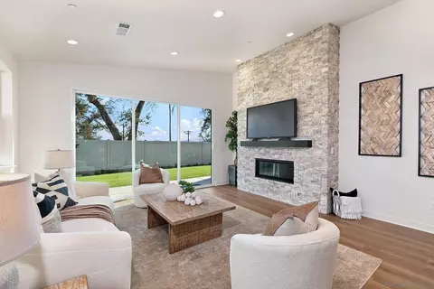 Living - 2 W Pine St, Altadena, CA 91001 photo 5 of 6