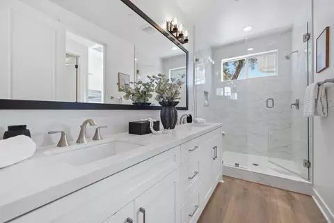 Bath - 2 W Pine St, Altadena, CA 91001 photo 2 of 4