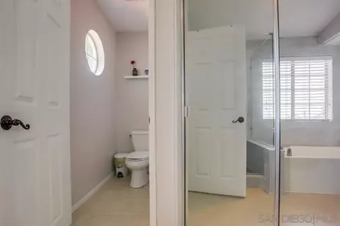 Bath - 473 Avenida Canora, Oceanside, CA 92057 photo 3 of 8