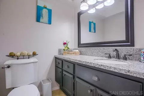 Bath - 473 Avenida Canora, Oceanside, CA 92057 photo 8 of 8