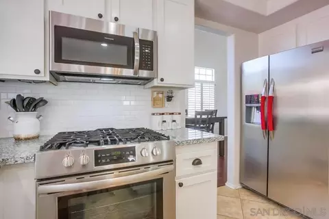 Kitchen - 473 Avenida Canora, Oceanside, CA 92057 photo 6 of 7