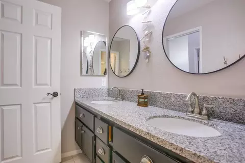 Bath - 473 Avenida Canora, Oceanside, CA 92057 photo 6 of 8