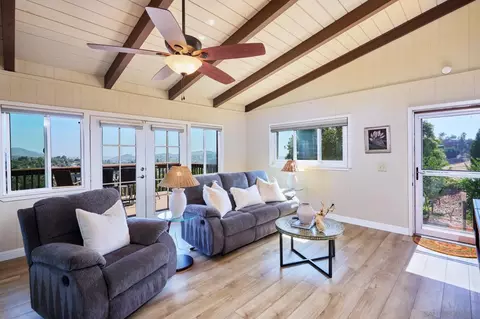 Living - 10562 Queen Ave, La Mesa, CA 91941 photo 2 of 4