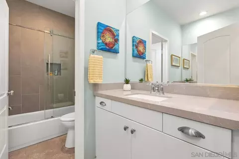 Bath - 4209 Francia Way, Oceanside, CA 92057 photo 2 of 5