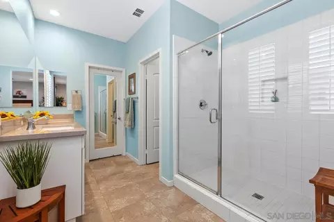 Bath - 4209 Francia Way, Oceanside, CA 92057 photo 4 of 5