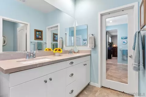 Bath - 4209 Francia Way, Oceanside, CA 92057 photo 5 of 5