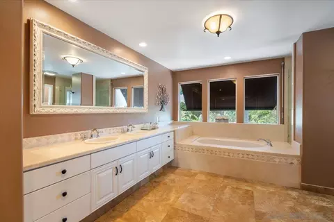 Bath - 16879 Saint Andrews, Poway, CA 92064 photo 5 of 10