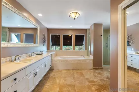 Bath - 16879 Saint Andrews, Poway, CA 92064 photo 4 of 10