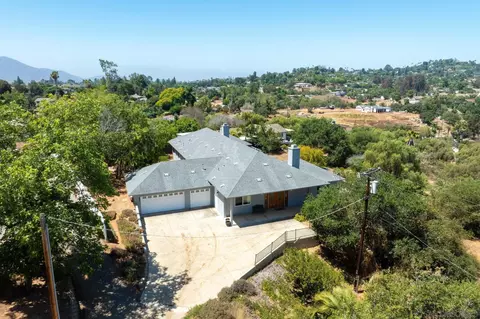 1520 Merritt Dr, El Cajon, CA 92020