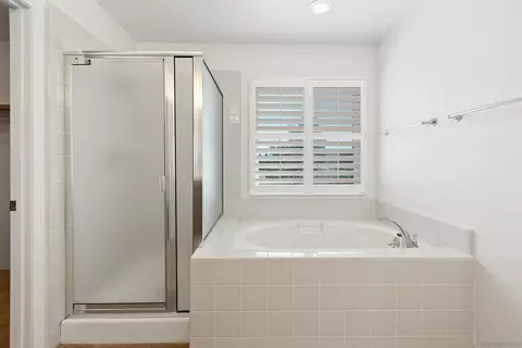 Bath - 31305 Gleneagles, Temecula, CA 92591 photo 3 of 3